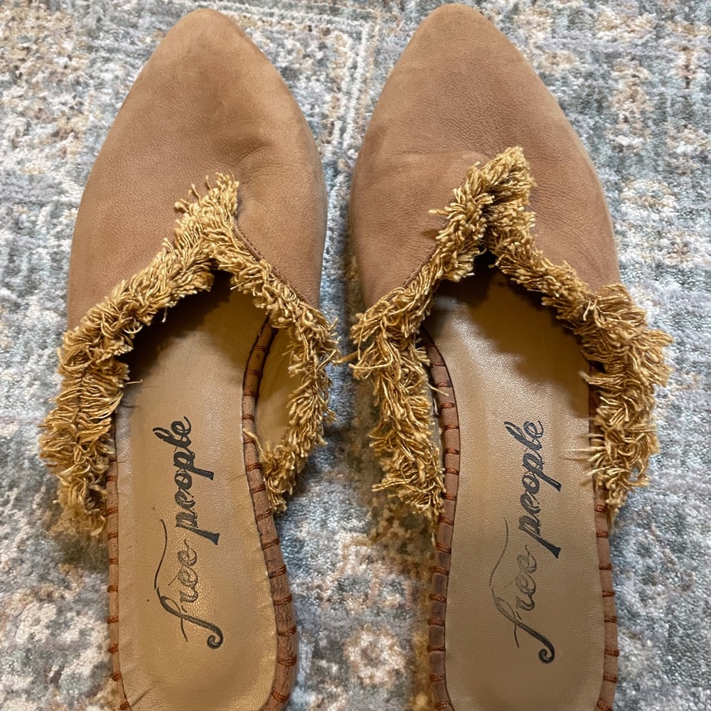 Free People Flats/Mules in Tan